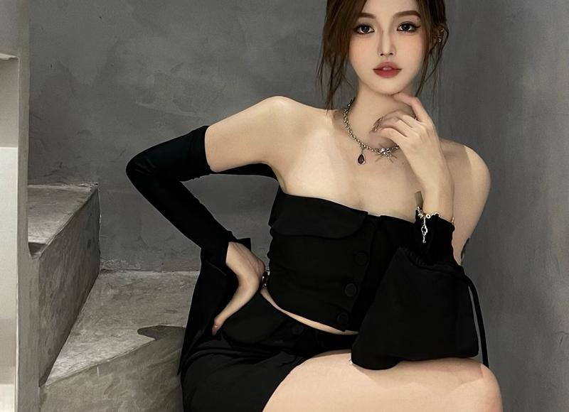 女孩子怎么和男孩子聊天技巧（女生和男生聊天聊啥）