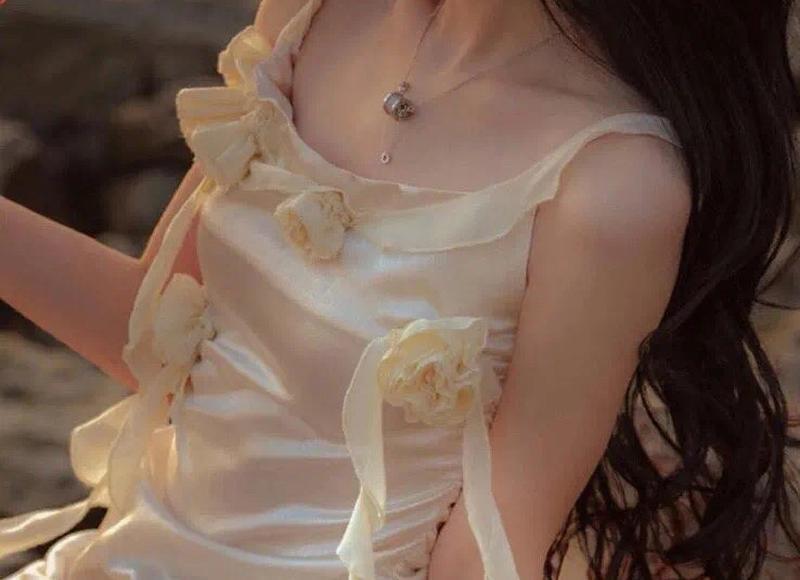 半夜前女友突然发消息(突然收到一条短信提醒我找女朋友)