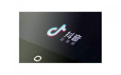 ​女朋友出门时生气了怎么哄