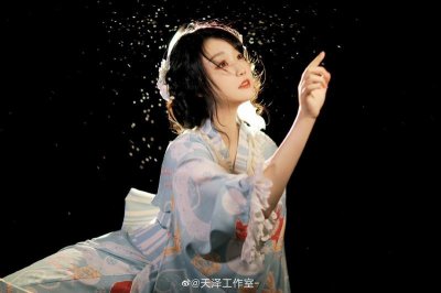 ​狮子男追女生的方式，成熟狮子男的心机套路