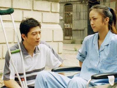 “文艺女神”汤唯：高考四次，28岁一炮而红，35岁嫁45岁韩国导演