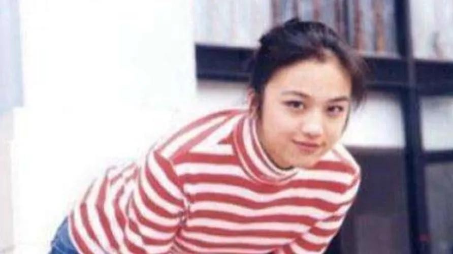 “文艺女神”汤唯：高考四次，28岁一炮而红，35岁嫁45岁韩国导演