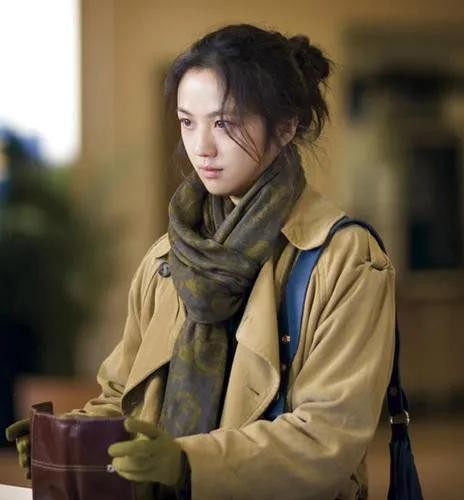 “文艺女神”汤唯：高考四次，28岁一炮而红，35岁嫁45岁韩国导演