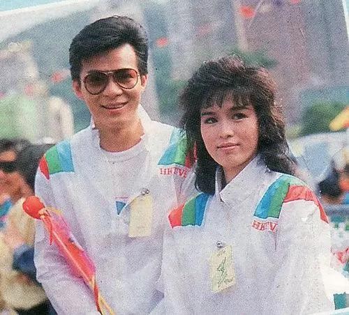 黄日华的故事：18岁出道，20岁大火，曾被妻子戴绿帽，却不离不弃