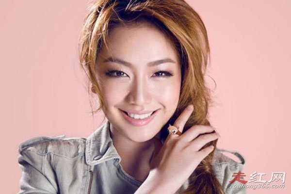 罗中旭的老婆是谁  倪睿思和罗中旭结婚了吗