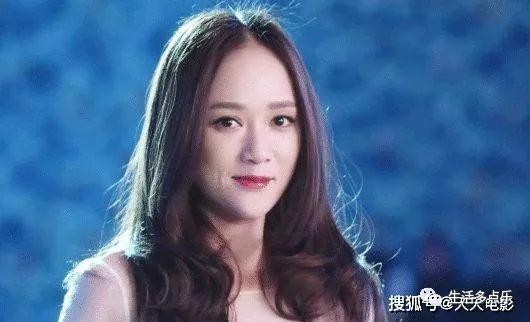 陈乔恩被逼当众脱掉内衣 