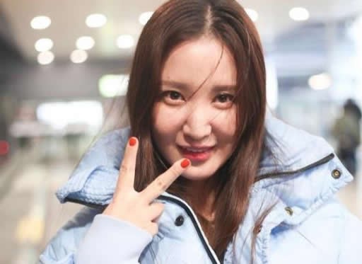 演员张萌整容前后照片 她到底经历了什么