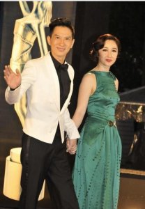 ​张家辉老婆资料（张家辉妻子关咏荷55岁依旧很美）