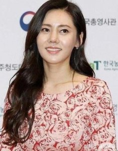 ​秋瓷炫整容，秋于夫妇真的离婚了吗(秋炫瓷离婚了?)