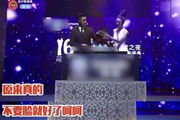 江一燕薛凯琪事件原因 不要脸当众撕逼到底是谁赢了