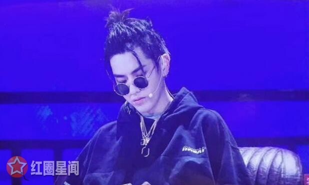 吴亦凡的女友到底是谁 吴亦凡的菠萝头颜值高就是任性