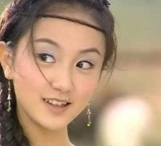 ​还记得戏红人不红的李倩吗,把痣去掉,剪短头发,像是换了一个人