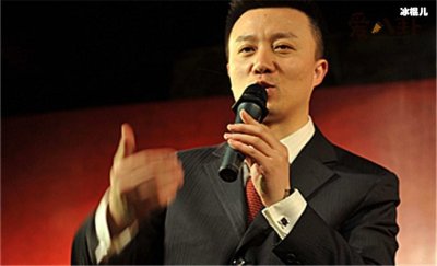 ​潘涛人到中年终熬出头，年近半百成为央视新闻联播新主播！