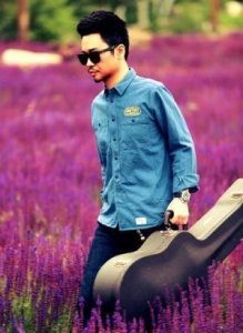 ​李延亮用的什么吉他(李延亮的电吉他是什么牌子)