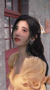 ​鞠婧祎旧照露出 淡妆出镜清纯甜美