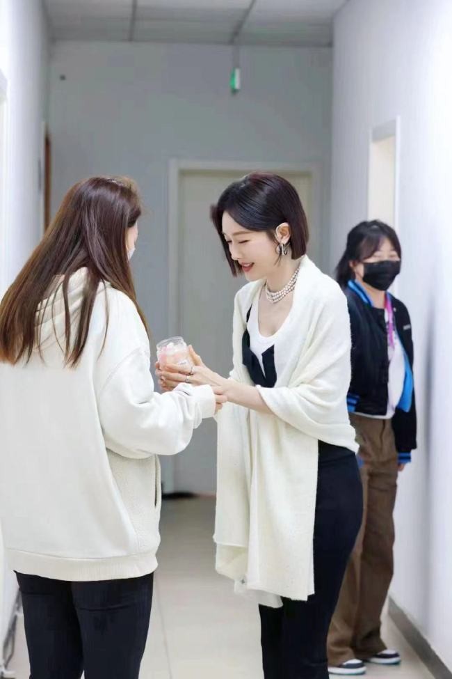 秦岚综艺录制现场发糖 是谁变身柠檬精我不说
