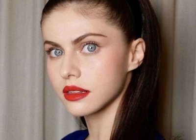 ​Alexandra Daddario(亚历珊德拉·达达里奥)个人资料