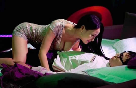 柳岩胸围多大图片 中国十大爆乳女星
