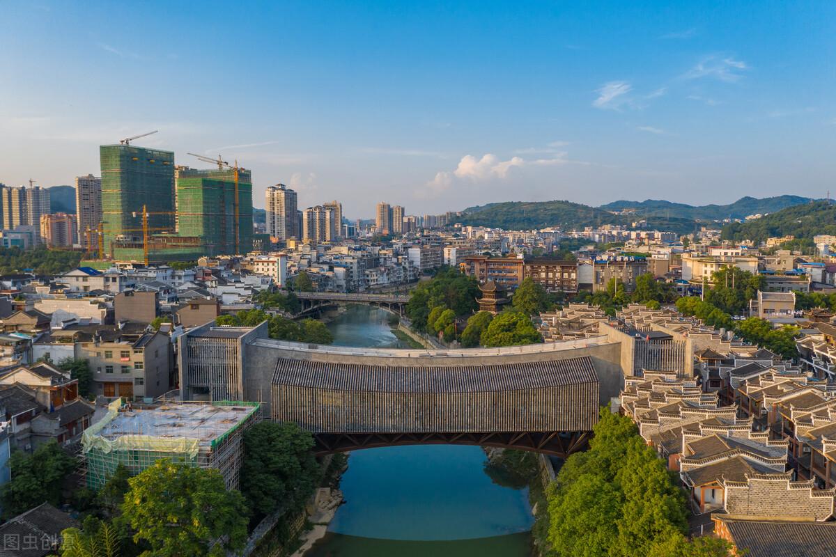 吉首市属于哪个市(湖南吉首属于哪个市)