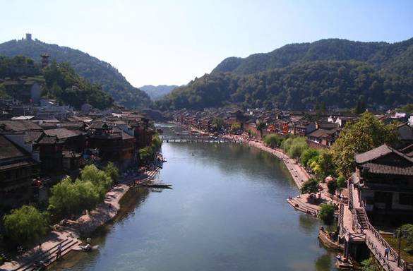 吉首市属于哪个市(湖南吉首属于哪个市)
