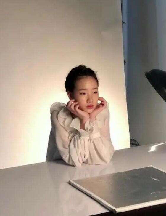 小S大女儿拍广告大片