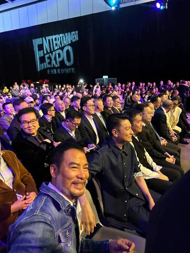 成龙张学友谢霆锋张家辉同框 这个活动主办方是会邀请人的 