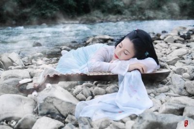 小说:一朝穿越,我竟是王宝钏?决定再也不离开我的丞相父亲!
