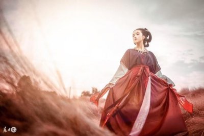 ​小说：神女有心襄王无梦，美女一家不知羞向人逼婚，却遭当众拒绝