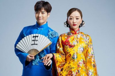 ​王嘉尔看杨蓉眼神有些不对劲 莫非是喜欢杨蓉吗