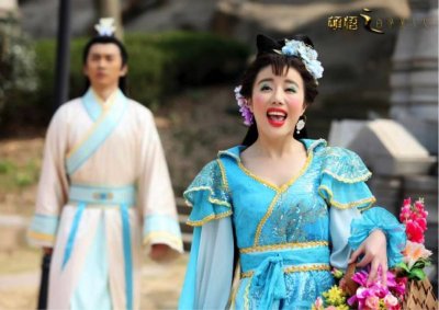 ​《顿悟之白骨美人心》：以“穿越”之名的港式喜剧致敬之作
