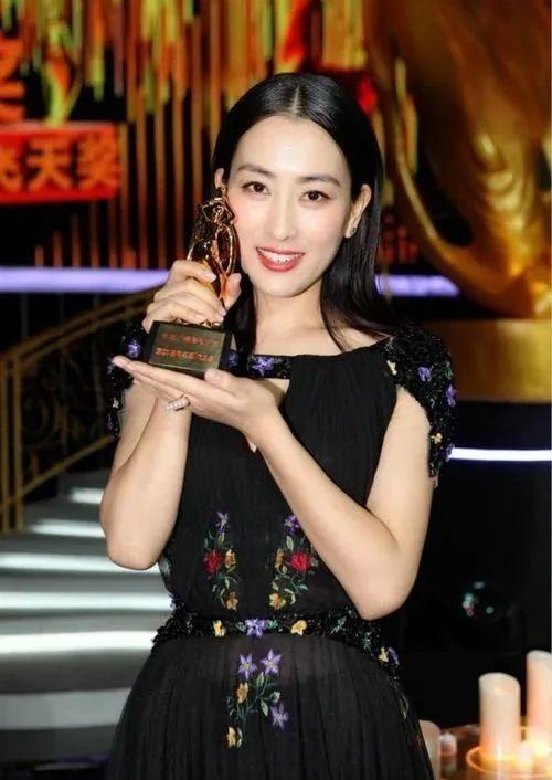 马苏和孔令辉哪年分手的（与孔令辉相恋11年无疾而终）(19)