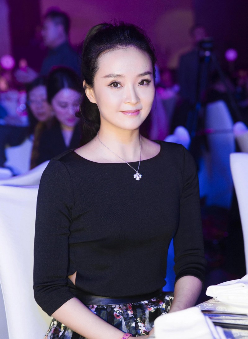 演员王艳一碗白菜汤白捡一个老公（王艳婚后被婆婆宠上天）
