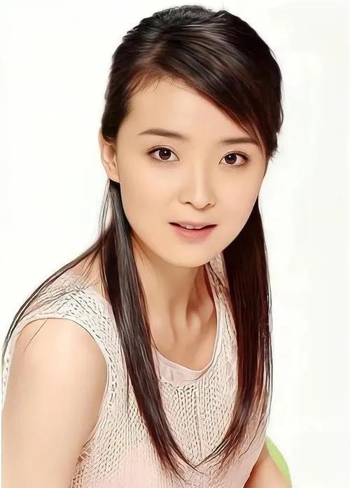 演员王艳一碗白菜汤白捡一个老公（王艳婚后被婆婆宠上天）