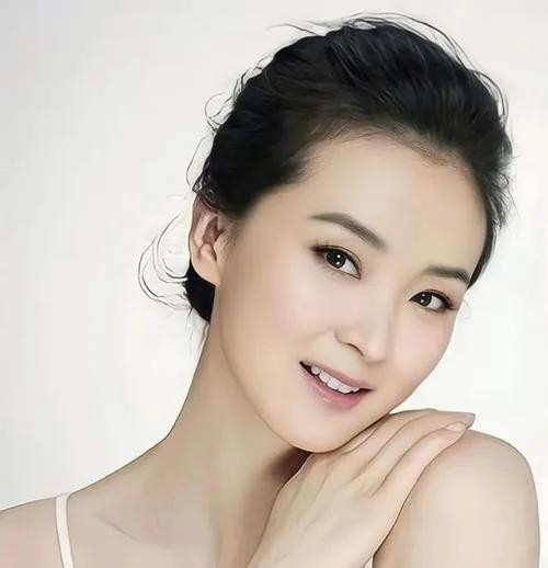 演员王艳一碗白菜汤白捡一个老公（王艳婚后被婆婆宠上天）