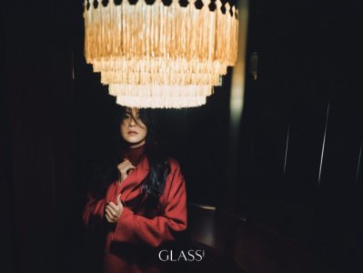​张柏芝GLASS十一月刊封面 置身夜幕氛围感拉满