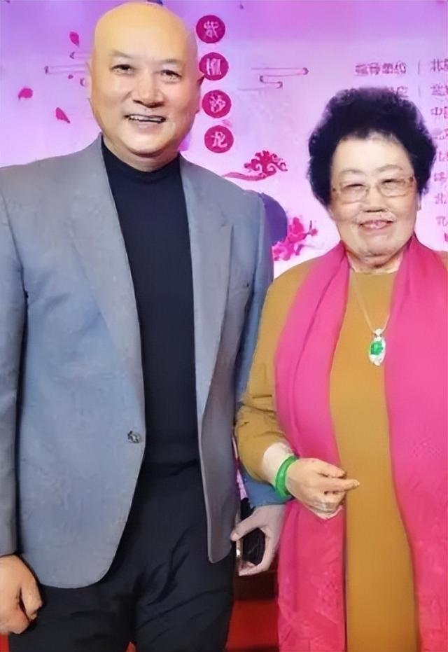 迟重瑞陈丽华访谈完整版鲁豫（北京富婆陈丽华）(7)