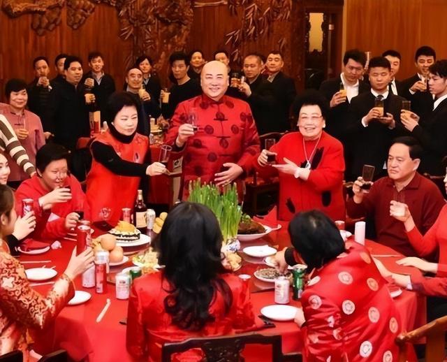 迟重瑞陈丽华访谈完整版鲁豫（北京富婆陈丽华）(5)