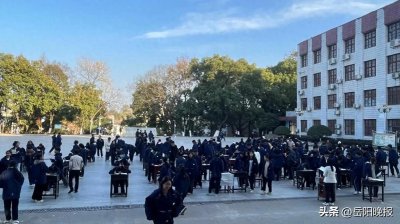 ​传承经典，墨香满园——平江二中高一年级开展书法大赛