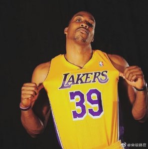 ​湖人正式签约霍华德