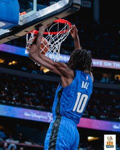 ​波尔-波尔前四场场均10分2.8帽，投篮命中率65.4%