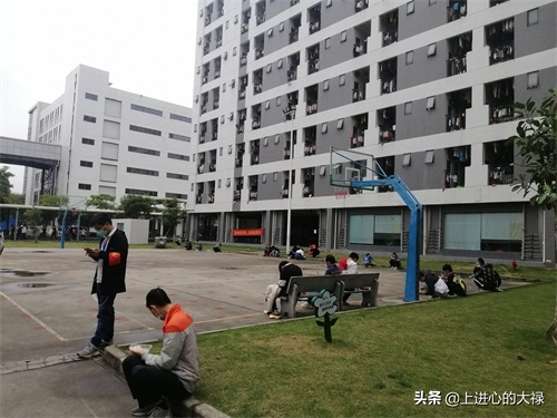 东莞华贝电子工资怎么样?看看企业环境能猜到吗?