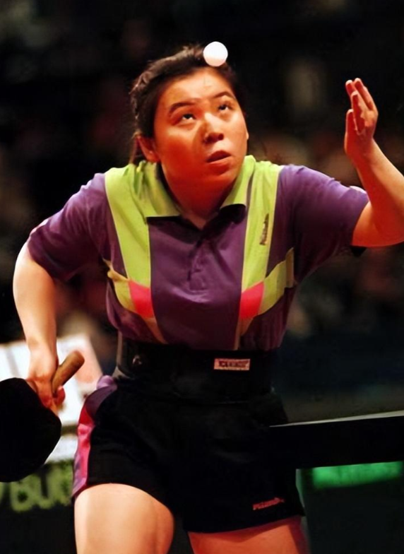 邓亚萍简介及个人简历（“乒坛女皇”邓亚萍：因个子太矮被拒绝入队，转身赢得18枚金牌）