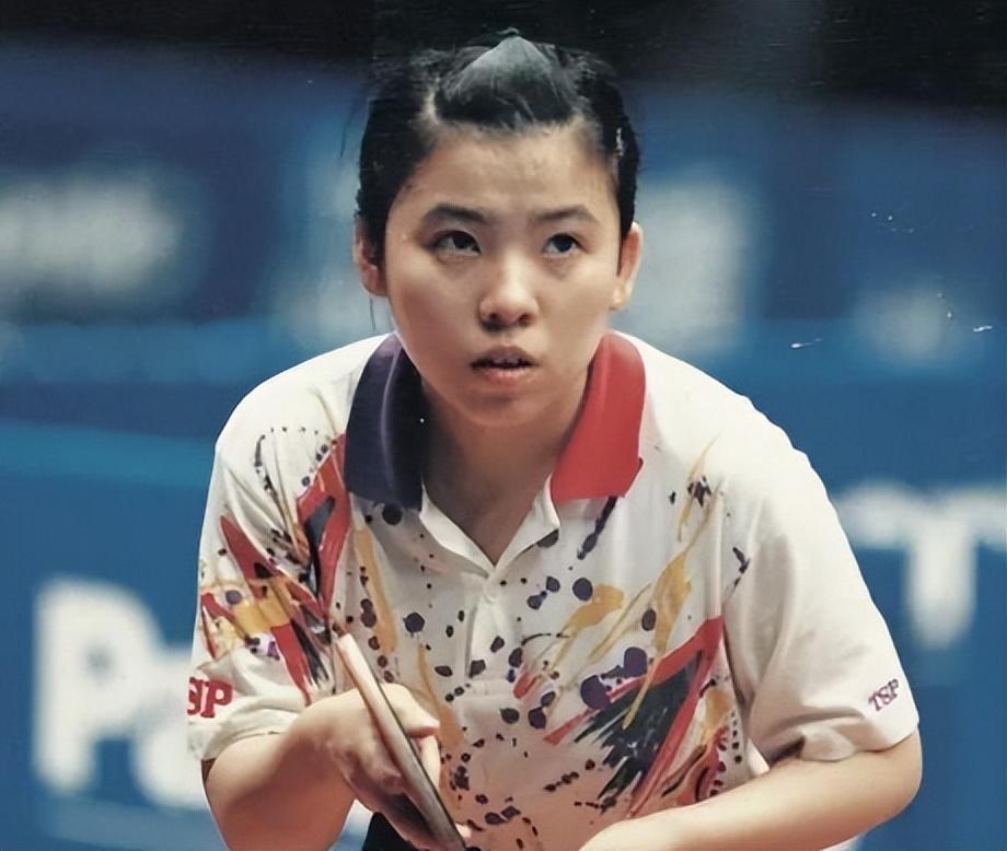 邓亚萍简介及个人简历（“乒坛女皇”邓亚萍：因个子太矮被拒绝入队，转身赢得18枚金牌）
