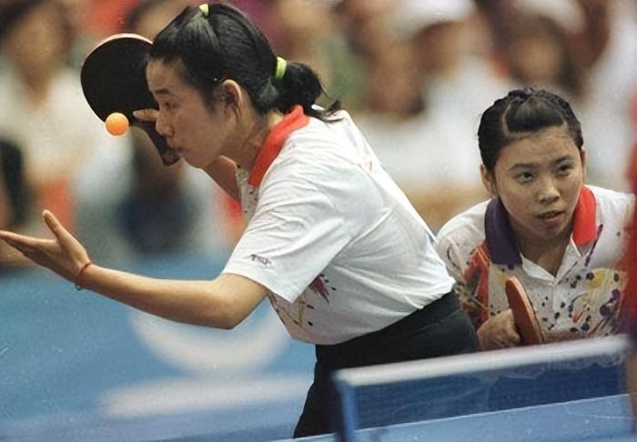 邓亚萍简介及个人简历（“乒坛女皇”邓亚萍：因个子太矮被拒绝入队，转身赢得18枚金牌）