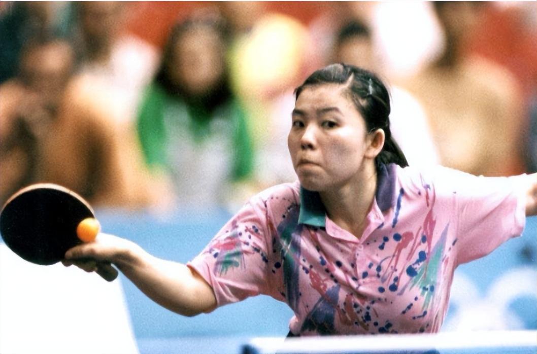 邓亚萍简介及个人简历（“乒坛女皇”邓亚萍：因个子太矮被拒绝入队，转身赢得18枚金牌）