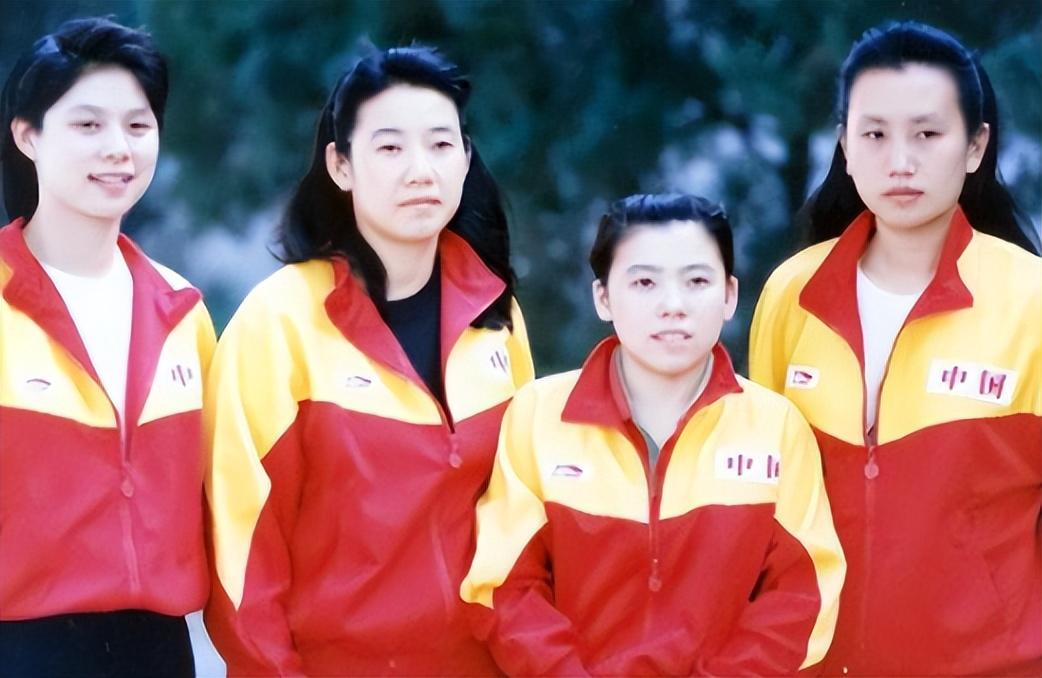 邓亚萍简介及个人简历（“乒坛女皇”邓亚萍：因个子太矮被拒绝入队，转身赢得18枚金牌）
