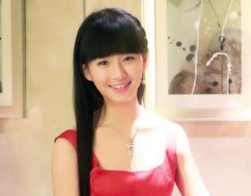 小彩旗身高是多少 小彩旗头发长度130cm是真的还是假的