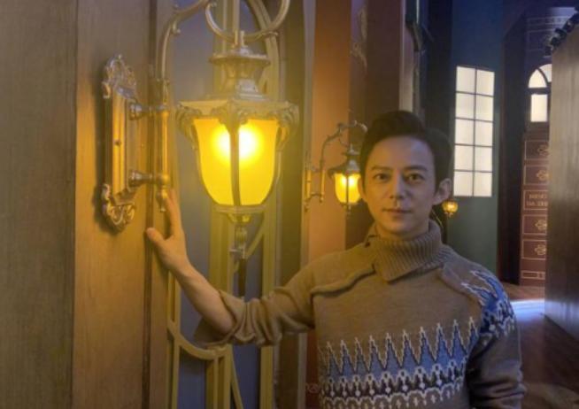 湖南卫视一名姓何的主持人“嫖娼”被抓,何的老师晒出行程力证清