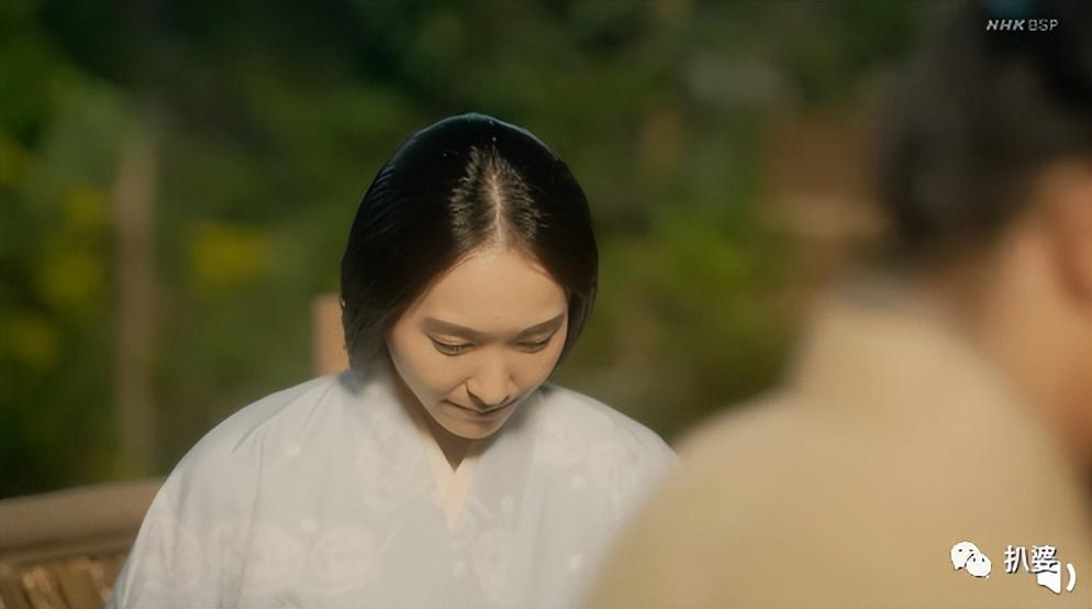 新恒结衣是谁(新垣结衣好惨,才33岁就被骂“老阿姨”了)