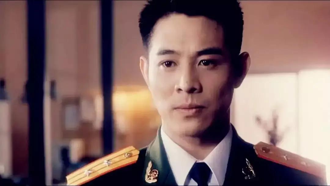 李连杰的爷爷是谁(李连杰的家世背景到底有多牛?爷爷爸爸的简介至今不敢公开)